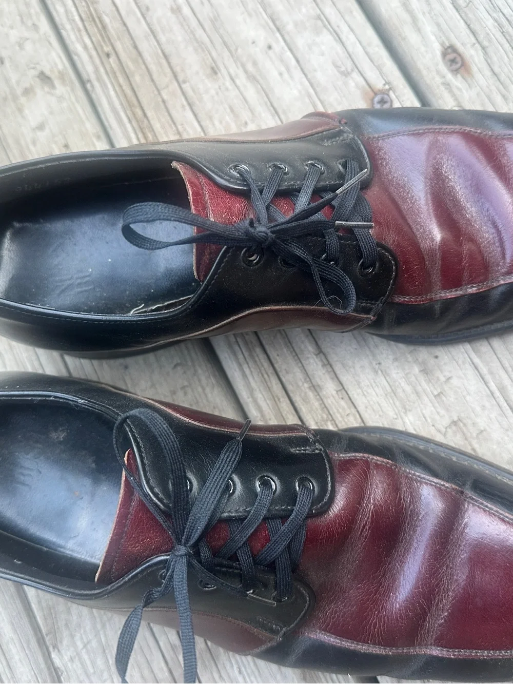 Nunn  Bush Black & burgundy/oxblood lace up oxfords, Size 8 D